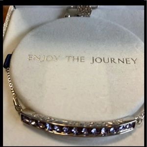 - Nib - Brilliance adjustable silver bracelet with svworski crystals.